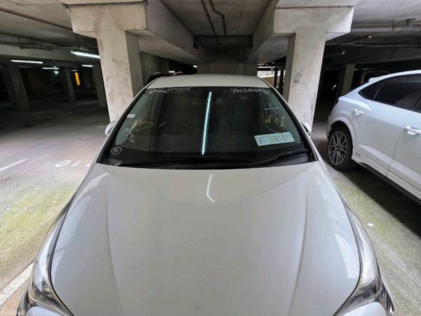 Toyota Prius Hatchback, Petrol Hybrid, 2017, White