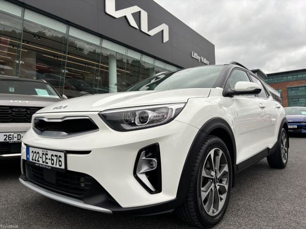 Kia Stonic MPV, Petrol Hybrid, 2022, White