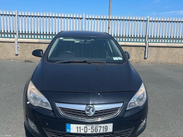 Vauxhall Astra Hatchback, Diesel, 2011, Black