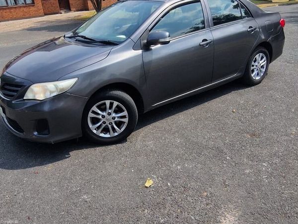 Toyota Corolla Saloon, Petrol, 2012, Grey
