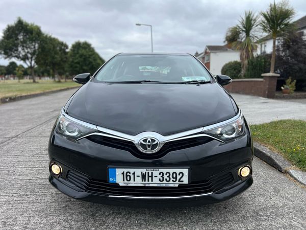Toyota Auris Hatchback, Diesel, 2016, Black