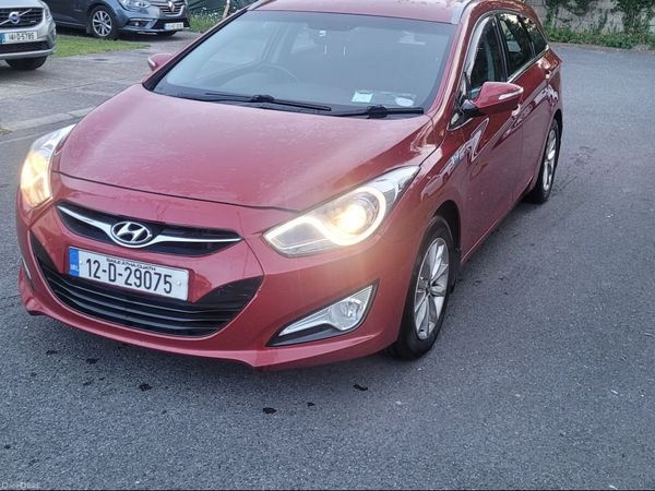 Hyundai i40 Estate/Jeep, Diesel, 2012, Red