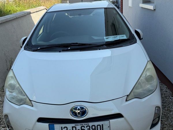 Toyota Aqua Hatchback, Petrol Hybrid, 2012, White