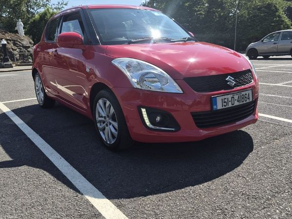 Suzuki Swift Hatchback, Petrol, 2015, Red