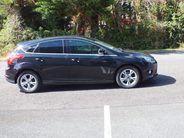 Ford Focus Hatchback, Petrol, 2014, Black