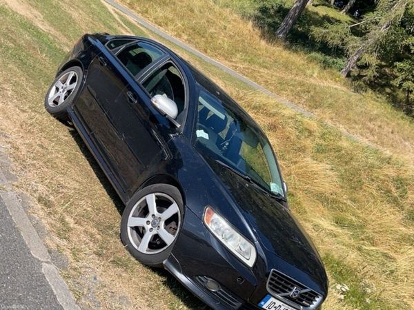 Volvo S40 Saloon, Diesel, 2010, Black