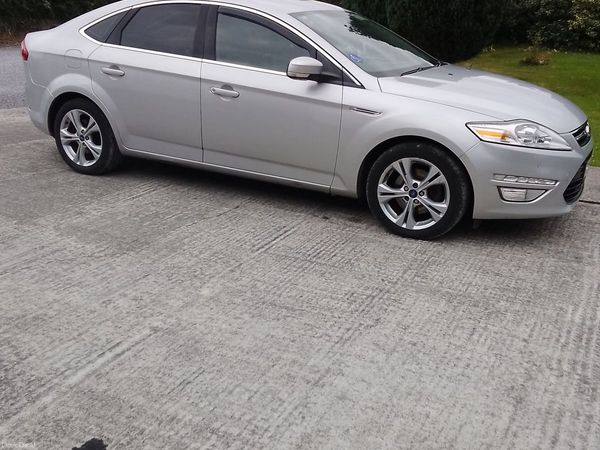 Ford Mondeo Hatchback, Diesel, 2013, Silver