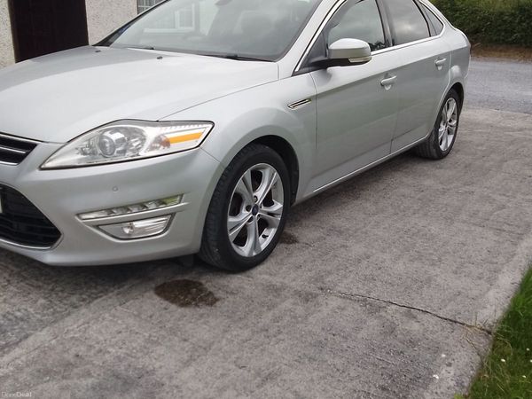 Ford Mondeo Hatchback, Diesel, 2013, Silver