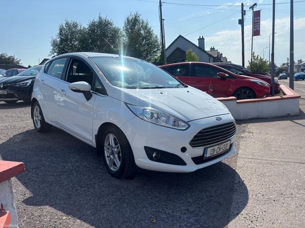 Ford Fiesta Hatchback, Petrol, 2013, White