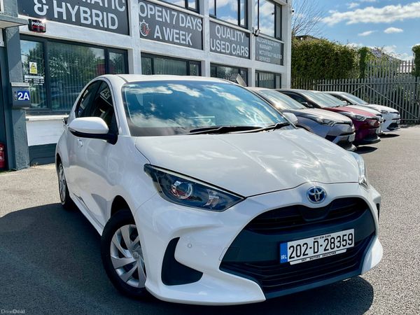 Toyota Yaris Hatchback, Petrol Hybrid, 2020, White