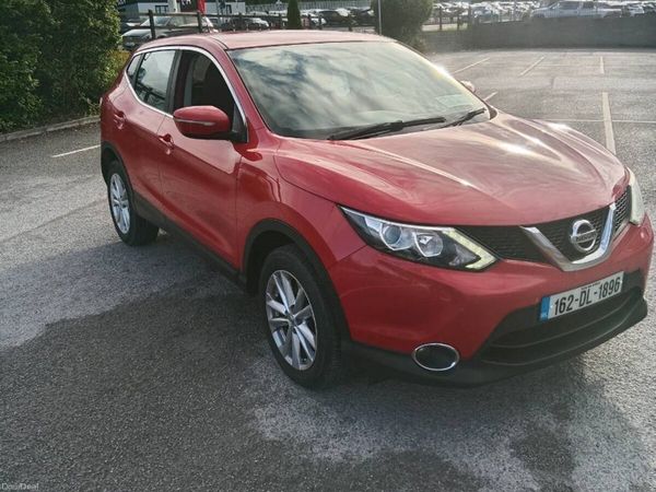 Nissan Qashqai Hatchback, Diesel, 2016, Red