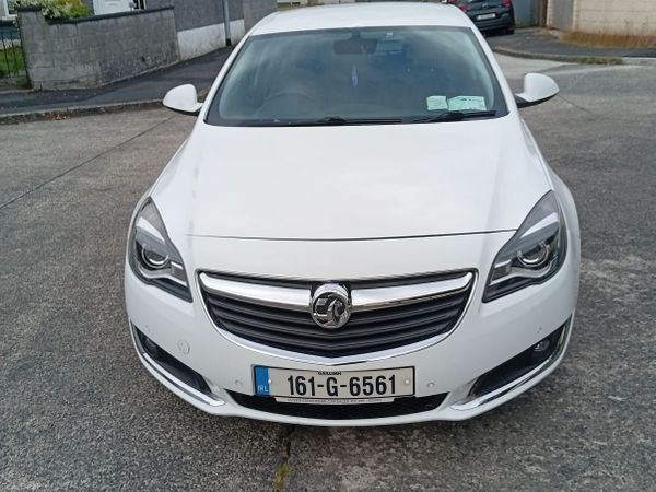 Vauxhall Insignia Hatchback, Diesel, 2016, White