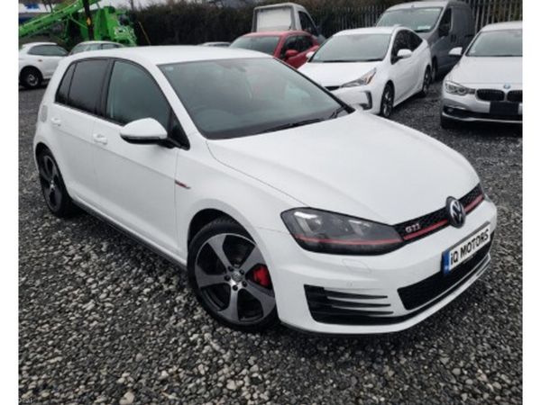 Volkswagen Golf Hatchback, Petrol, 2016, White
