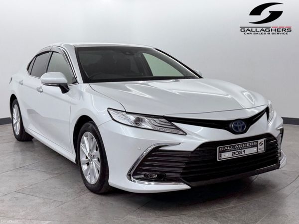 Toyota Camry Saloon, Petrol Hybrid, 2021, White