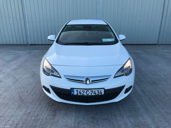 Vauxhall Astra Hatchback, Diesel, 2014, White