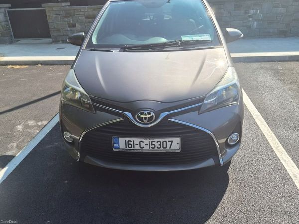 Toyota Yaris Hatchback, Petrol, 2016, Grey