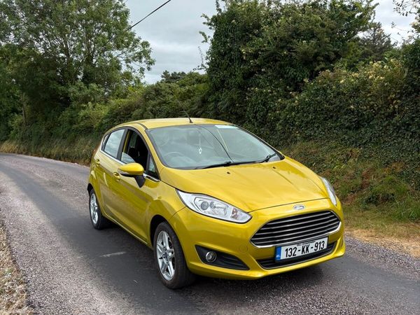 Ford Fiesta Hatchback, Petrol, 2013, Yellow