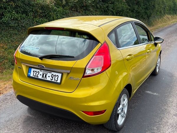 Ford Fiesta Hatchback, Petrol, 2013, Yellow