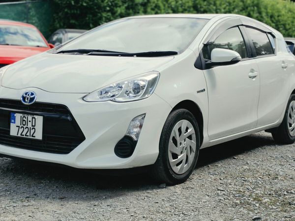 Toyota Aqua Hatchback, Petrol Hybrid, 2016, White