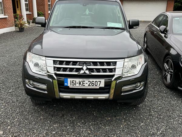 Mitsubishi Pajero SUV, Diesel, 2015, Grey
