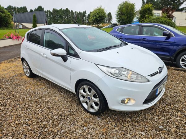 Ford Fiesta Hatchback, Diesel, 2012, White