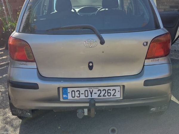 Toyota Yaris Hatchback, Petrol, 2003, Gold