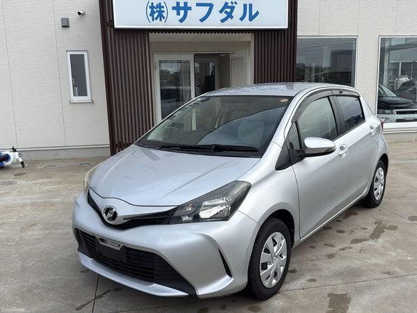 Toyota Vitz Hatchback, Petrol, 2016, Silver