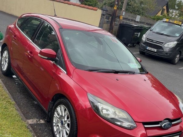 Ford Focus Hatchback, Diesel, 2011, Red