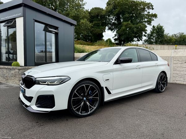 BMW 5-Series Saloon, Petrol Hybrid, 2022, White