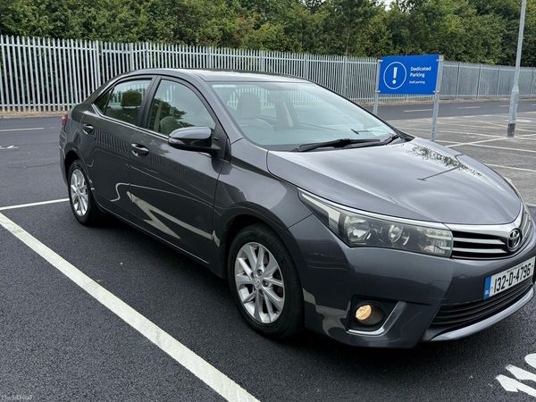Toyota Corolla Saloon, Diesel, 2013, Grey