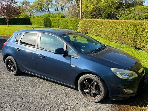 Opel Astra Hatchback, Diesel, 2011, Blue
