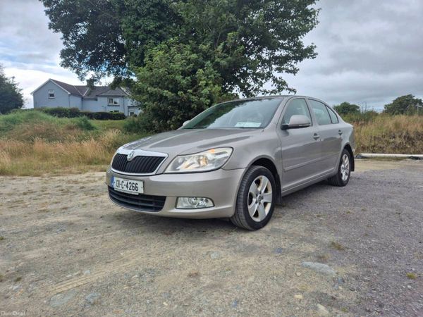 Skoda Octavia Saloon, Diesel, 2013, Beige
