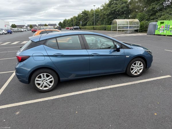 Opel Astra Hatchback, Petrol, 2017, Blue