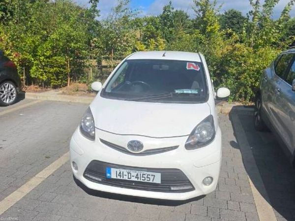 Toyota Aygo Hatchback, Petrol, 2014, White