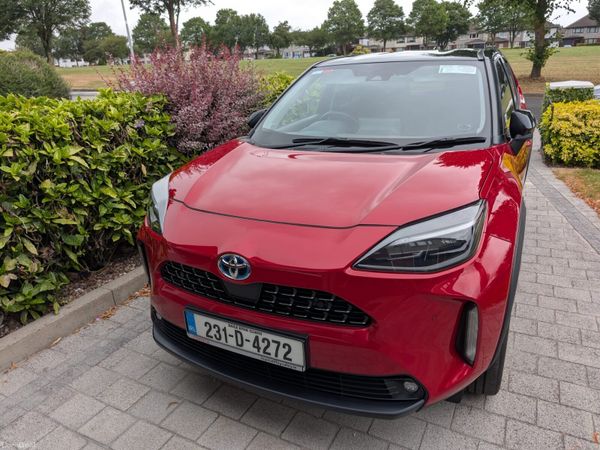 Toyota Yaris Cross Hatchback, Petrol Hybrid, 2023, Red