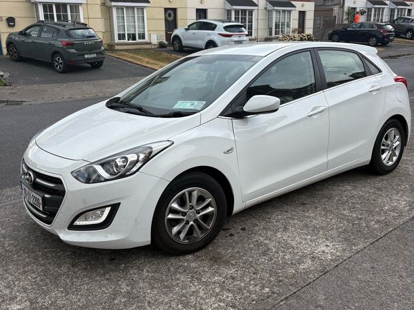 Hyundai i30 Hatchback, Diesel, 2016, White
