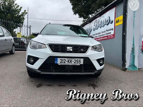 SEAT Arona Hatchback, Petrol, 2021, White