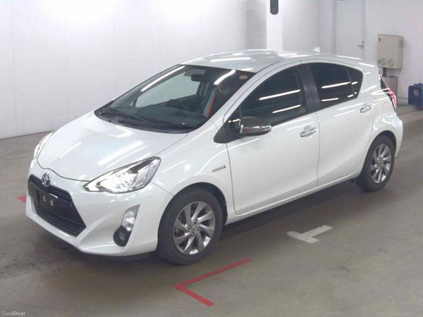 Toyota Aqua Hatchback, Petrol Hybrid, 2015, White