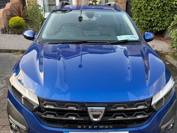Dacia Sandero Stepway Hatchback, Petrol Gas, 2021, Blue