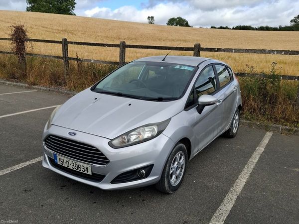 Ford Fiesta Hatchback, Petrol, 2015, Silver