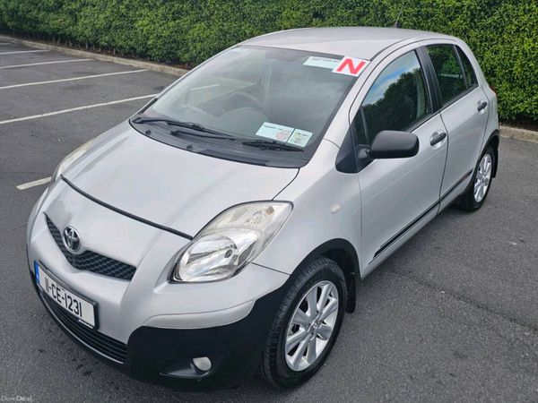 Toyota Yaris Hatchback, Petrol, 2011, Silver