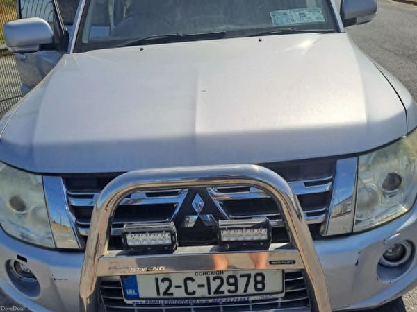Mitsubishi Pajero SUV, Diesel, 2012, Silver