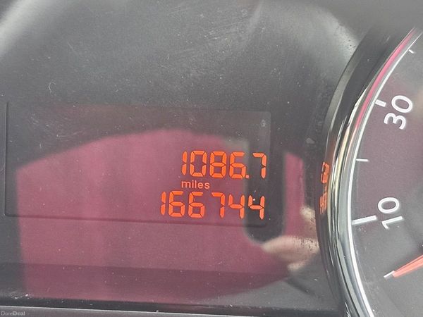 Peugeot 5008 MPV, Diesel, 2015, Grey