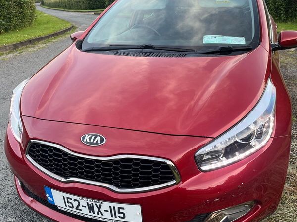 Kia Ceed Hatchback, Diesel, 2015, Red