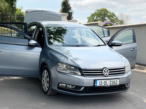Volkswagen Passat Saloon, Diesel, 2012, Grey