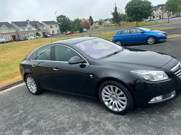 Vauxhall Insignia Hatchback, Diesel, 2011, Black