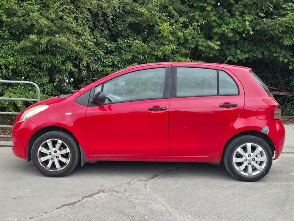 Toyota Yaris Hatchback, Petrol, 2009, Red