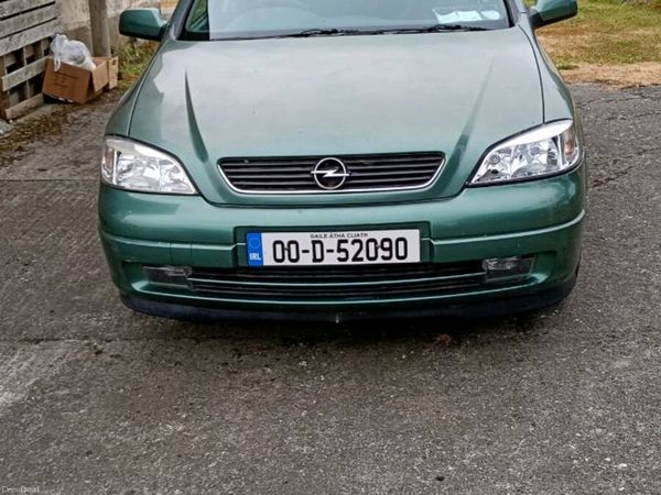 Opel Astra Saloon, Petrol, 2000, Green