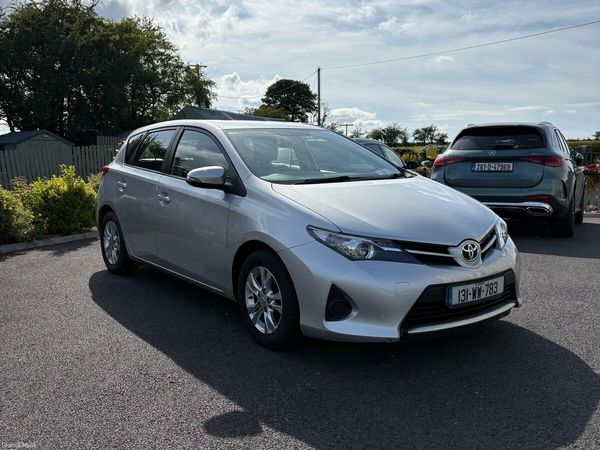 Toyota Auris Hatchback, Diesel, 2013, Silver