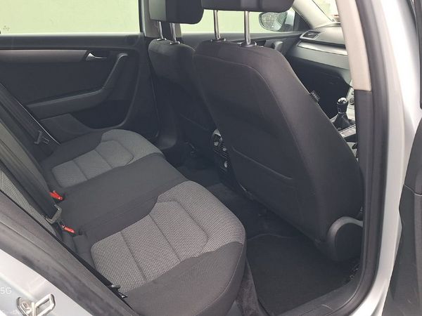 Volkswagen Passat Saloon, Diesel, 2013, Silver